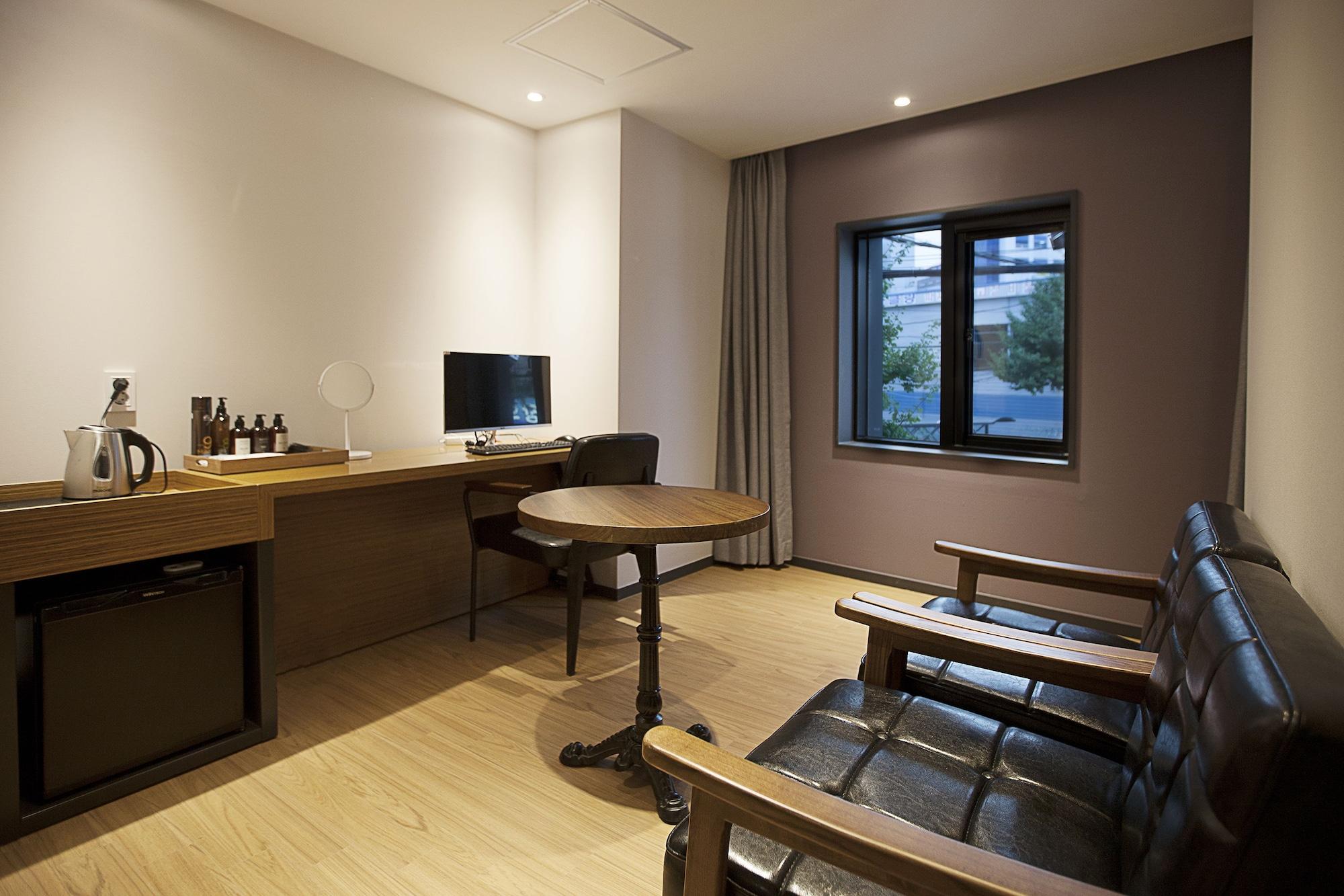 Brown Dot Hotel Changwon Luaran gambar